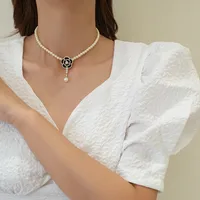 Elegant Flower Imitation Pearl Women's Necklace 1 Piece main image 4