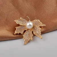 Fashion Maple Leaf Copper Plating Inlay Pearl Zircon Women's Brooches sku image 4