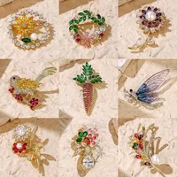 Glam Shiny Heart Shape Flower Grain Copper Inlay Pearl Zircon Women's Brooches main image 1