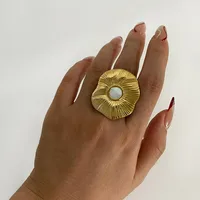 Wholesale Jewelry Simple Style Classic Style Flower 316L Stainless Steel  Shell 18K Gold Plated Rings main image 4