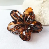 Women's Sweet Flower Plastic Resin Hair Claws sku image 1