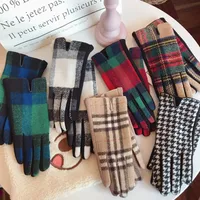 Women's Retro Plaid Woolen Polyester Gloves main image 4