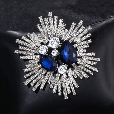 Luxurious Flower Alloy Plating Artificial Diamond Women's Brooches