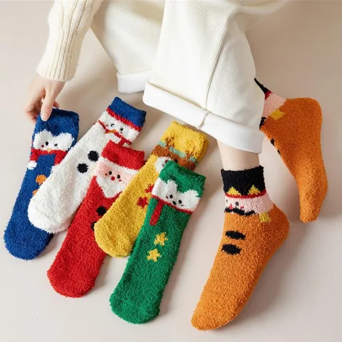 Women's Casual Simple Style Cartoon Polyester Jacquard Crew Socks A Pair