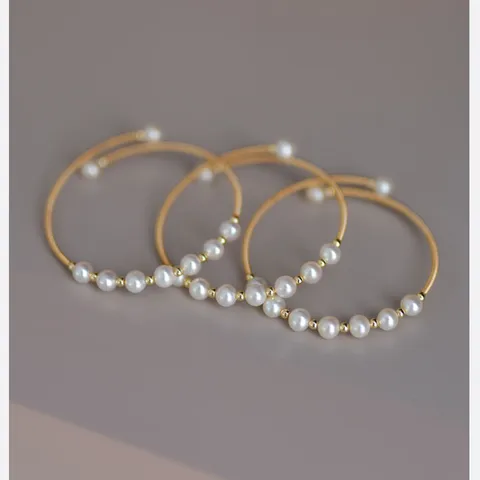 Wholesale Elegant Retro Round Freshwater Pearl Metal Bangle