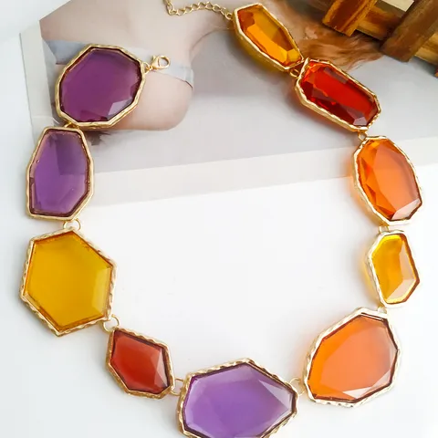 Exaggerated Artistic Irregular Alloy Inlay Acrylic Women's Necklace