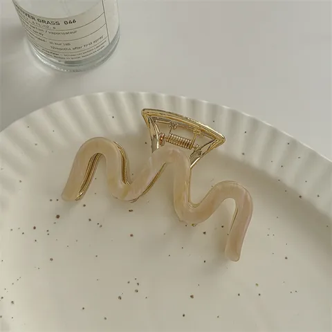 Women's Simple Style Waves PVC Metal Hair Claws