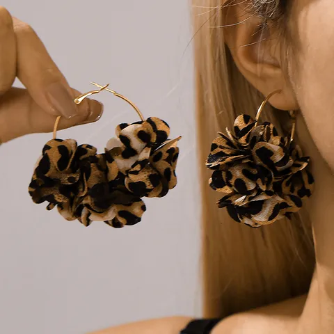 1 Pair Simple Style Classic Style Leopard Alloy Cloth Earrings