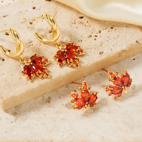 1 Pair Christmas Simple Style Artistic Maple Leaf Inlay Copper Zircon K Gold Plated Ear Studs