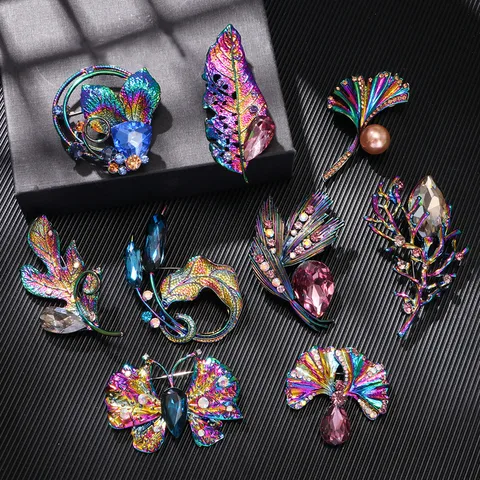 Retro Leaf Flower Alloy Rhinestones Unisex Brooches