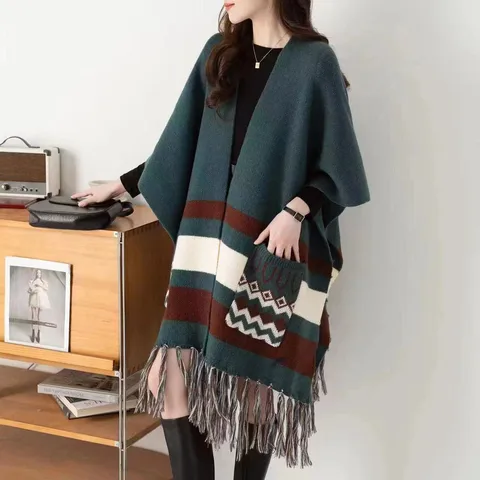 Women's Elegant Retro Geometric Imitation Cashmere Tassel Shawl