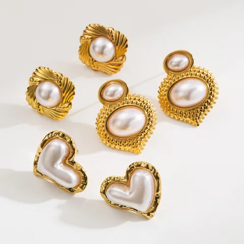 1 Pair Retro Round Square Heart Shape Plating Inlay 304 Stainless Steel Pearl 18K Gold Plated Ear Studs