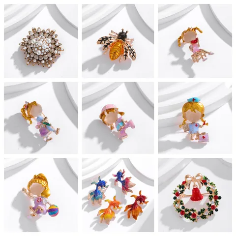 Elegant Christmas Cartoon Character Bell Fish Alloy Inlay Rhinestones Women's Brooches