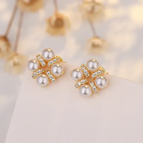 New Fashion S925 Silver Pin Earrings Korean Elegant New Gentle Flower Pearl Earrings Cold Wind Earrings For Women