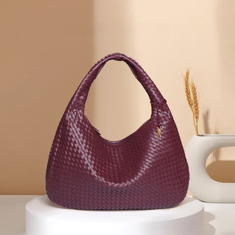 Woven Women's Bag New Fashion Large Capacity Handbag Korean Commuter Leisure Manufacturers Wholesale Fashion Shoulder Bag