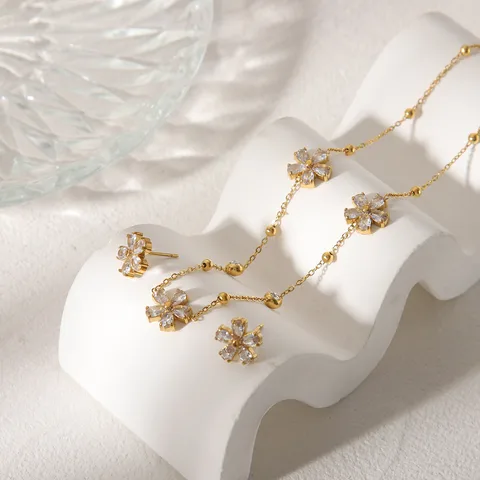 Wholesale Jewelry Simple Style Commute Flower 304 Stainless Steel Zircon 18K Gold Plated Jewelry Set