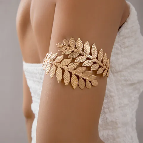 Elegant Luxurious Romantic Leaves K Gold Plated Alloy Wholesale Bangle