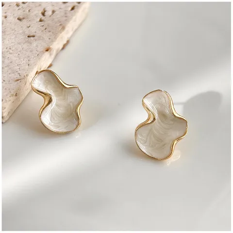 1 Pair Elegant Luxurious Clouds Alloy Ear Studs