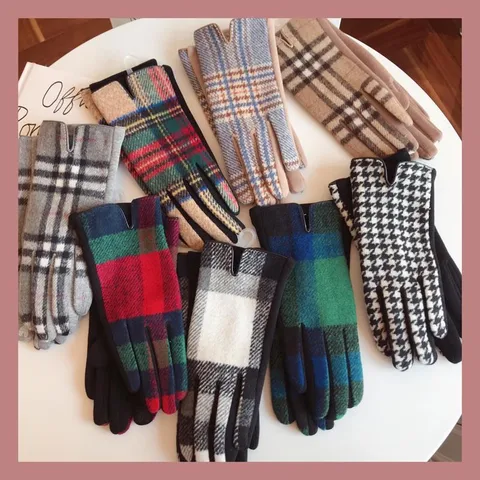 Women's Retro Plaid Woolen Polyester Gloves