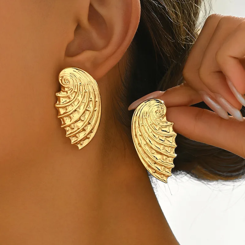 1 Pair Hip-Hop Simple Style Streetwear Feather Alloy Zinc Ear Studs