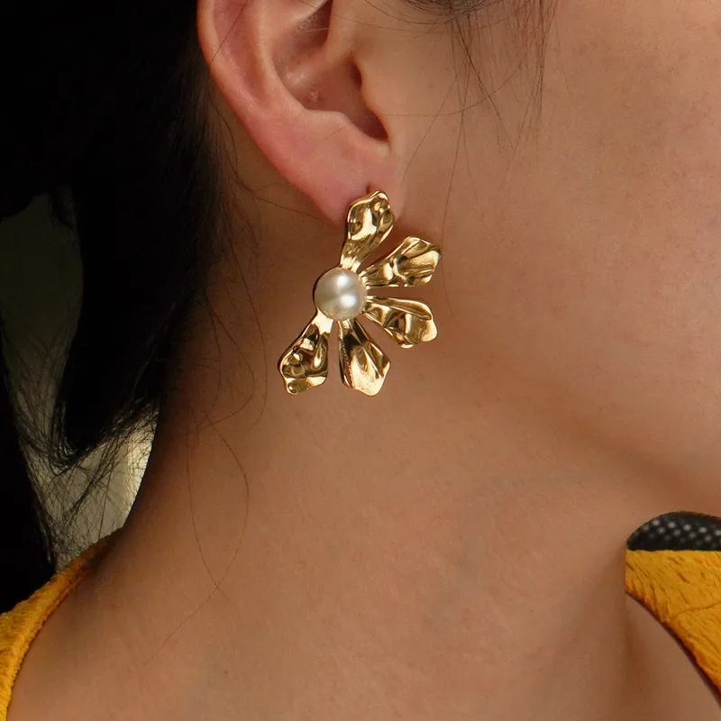 2 Pieces Set Exaggerated Rock Sweet Flower Asymmetrical 304 Stainless Steel Acrylic 18K Gold Plated Ear Studs