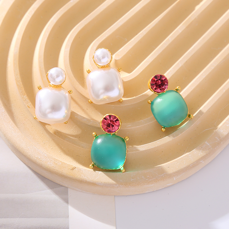 1 Pair Cute Square Inlay Alloy Artificial Pearls Ear Studs display picture 2