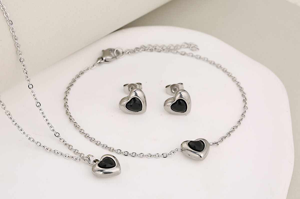 Wholesale Jewelry Classic Style Heart Shape 304 Stainless Steel Rhinestones Inlay Jewelry Set display picture 9