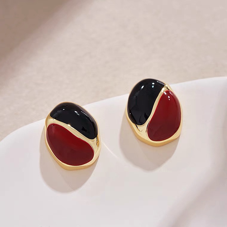 1 Pair Casual Romantic Commute Oval Heart Shape Alloy Ear Studs display picture 2