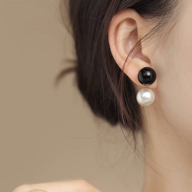 1 Pair Casual Commute Round Plating Alloy Ear Studs display picture 1