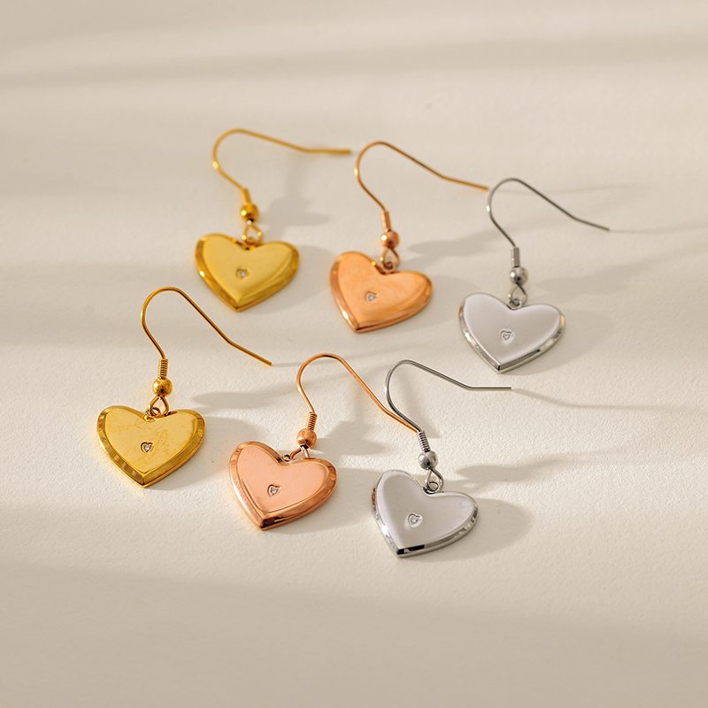 1 Pair Elegant Simple Style Heart Shape 304 Stainless Steel Drop Earrings display picture 2