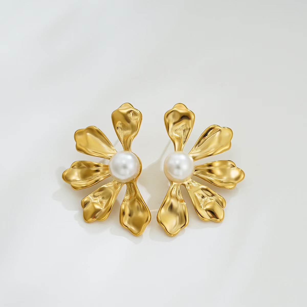 2 Pieces Set Exaggerated Rock Sweet Flower Asymmetrical 304 Stainless Steel Acrylic 18K Gold Plated Ear Studs display picture 5