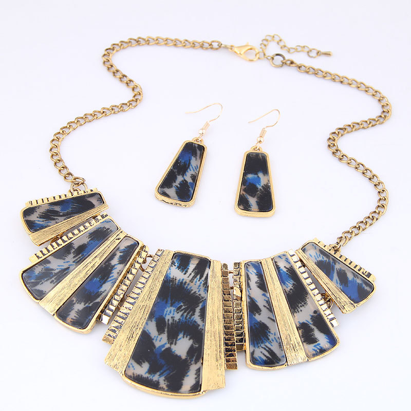 New  European And American Fashion Retro Leopard Necklace Sweater Chain Set Chain Jewelry Set display picture 11