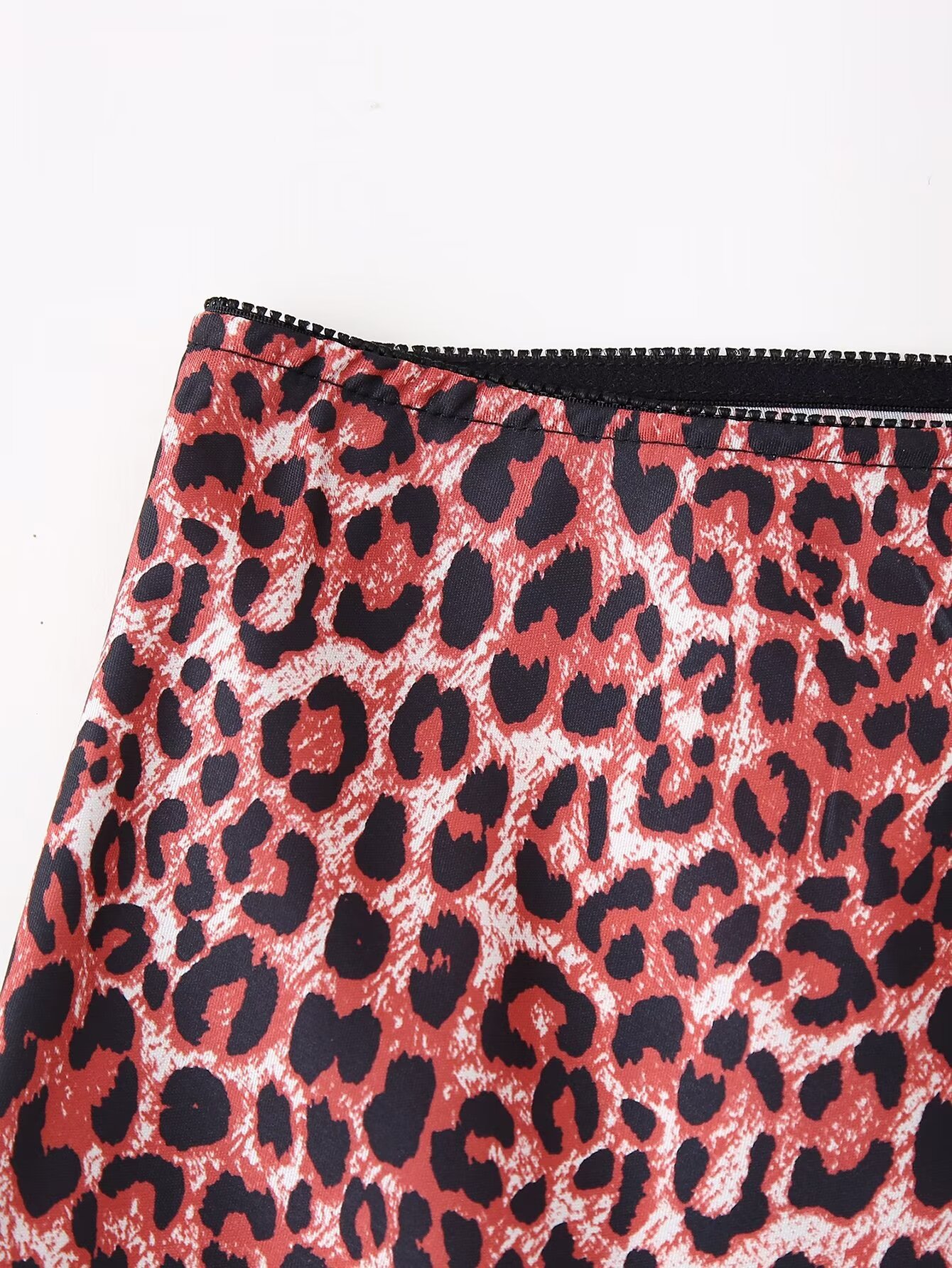 Women's Clothing Wholesale Women's Animal Print Silk Satin Texture Skirt display picture 4