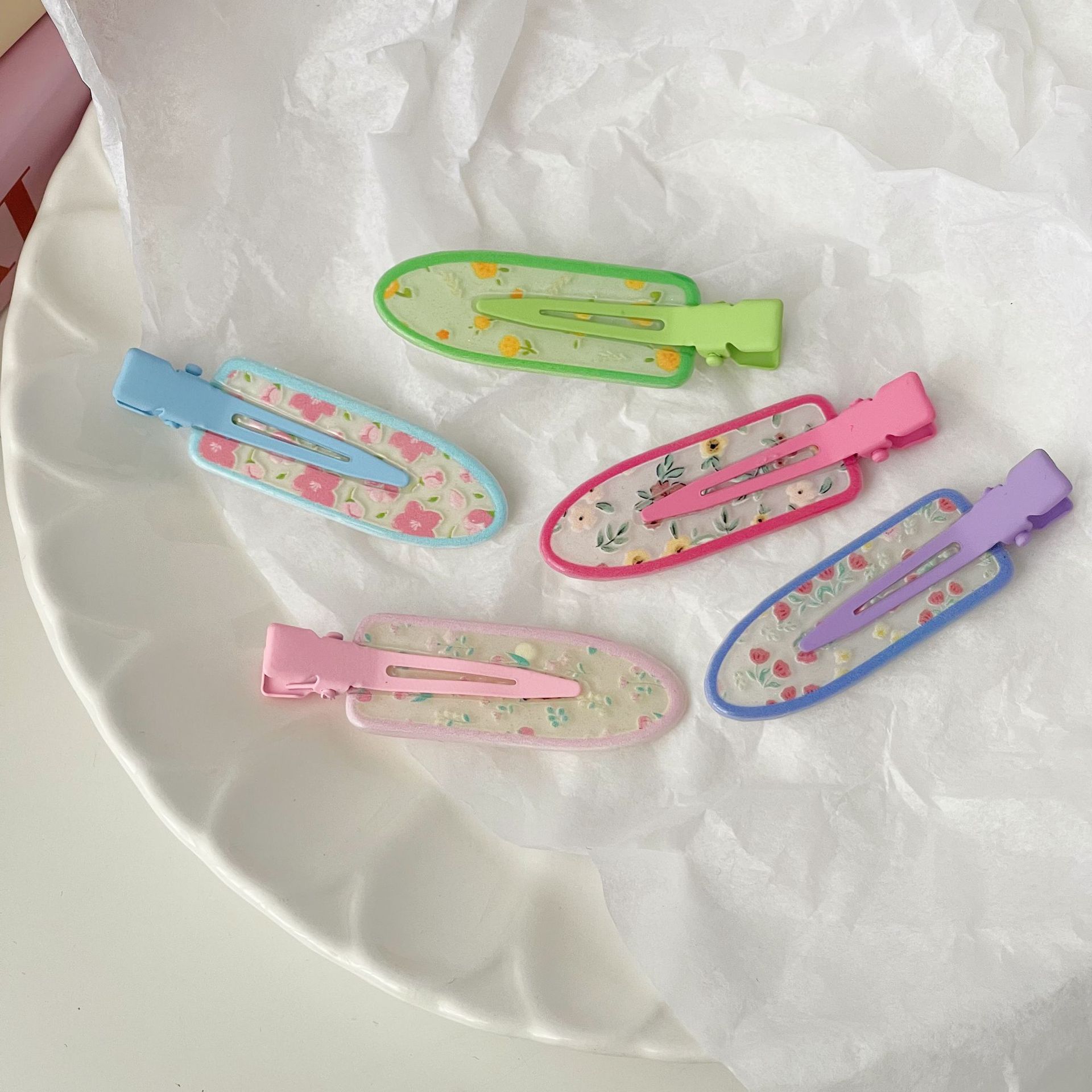 Cute Jelly Seamless Hairpin Women's Bangs Side Shattered Hairpin Cosmetic Clip  Hairpin Sweet One-word Clip Headwear display picture 8