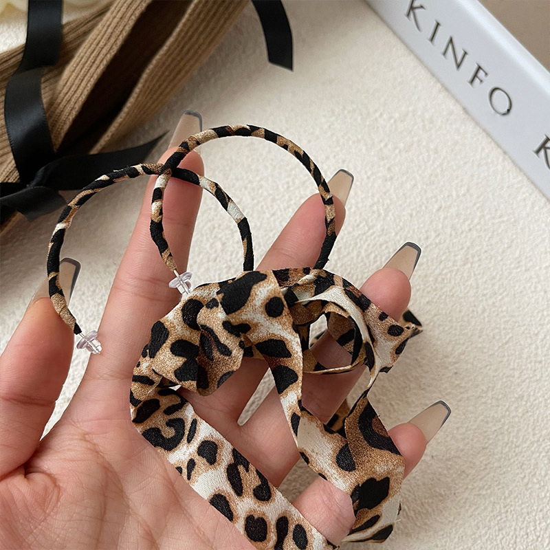 S925 Silver Needle Bow Chiffon Leopard Earrings Earrings Light Luxury High-end Sense Summer Vacation Elegant Earrings display picture 9