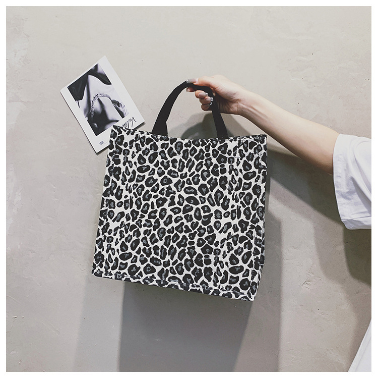 Canvas Women's Bag  New Korean-style Animal Pattern Internet Popular Tote Bag Simple Design Canvas Mending Class Bag For College Students display picture 9