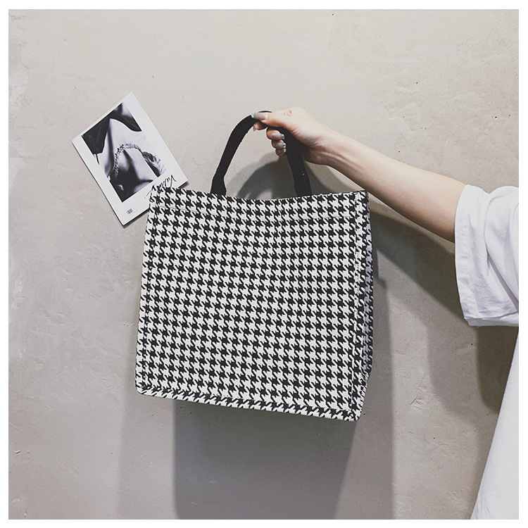 Canvas Women's Bag  New Korean-style Animal Pattern Internet Popular Tote Bag Simple Design Canvas Mending Class Bag For College Students display picture 17