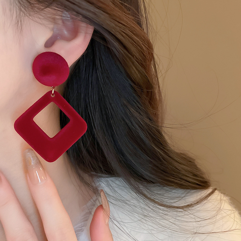 1 Pair Simple Style Classic Style Rhombus Flocking Drop Earrings display picture 5