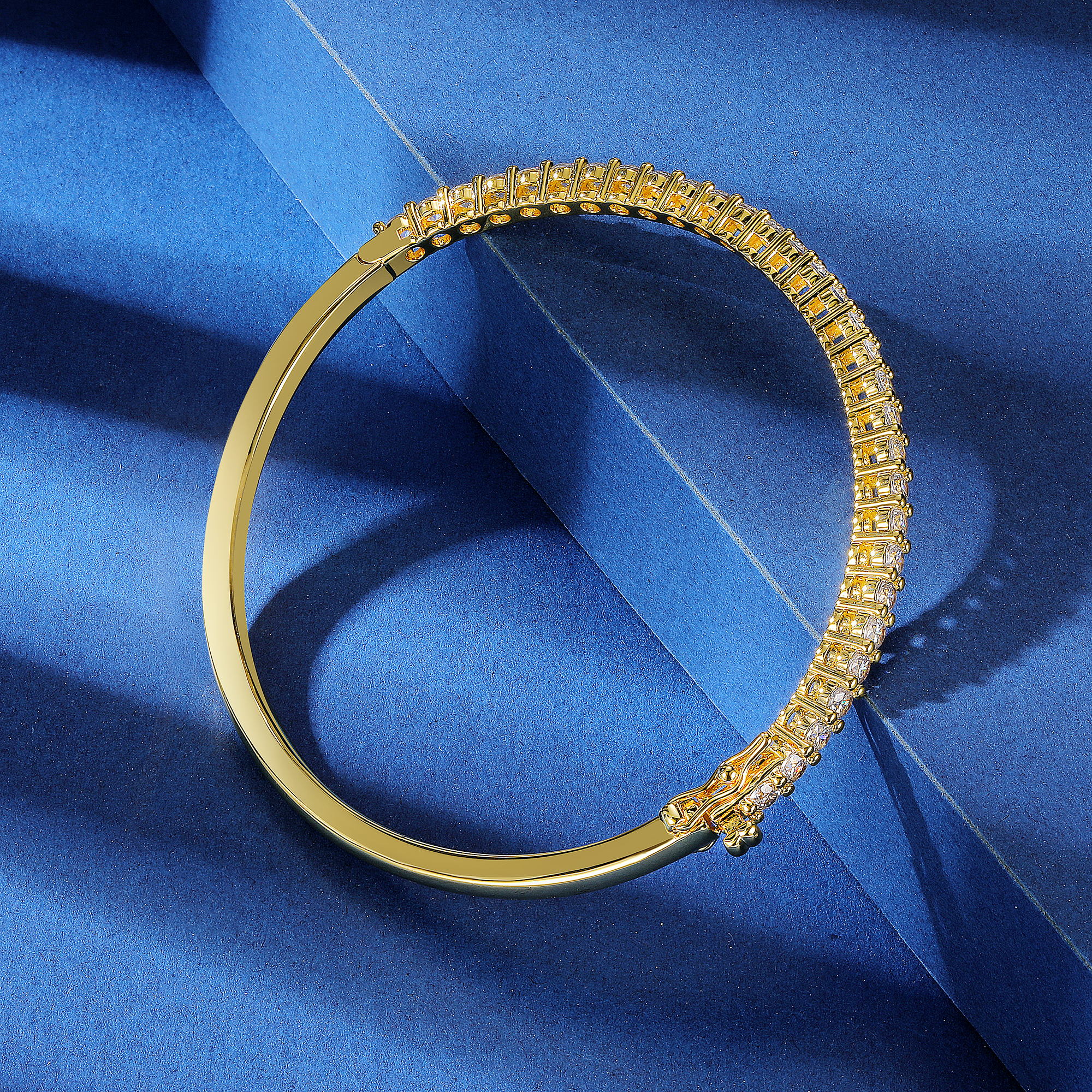 Brass Casual Basic Classic Style Plating Inlay Round Zircon Bangle display picture 4