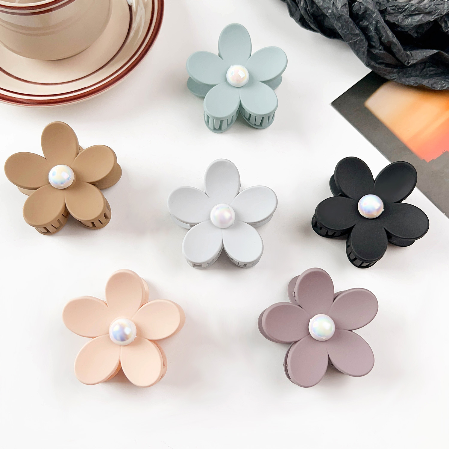 Women's Sweet Simple Style Flower Plastic Hair Claws display picture 3