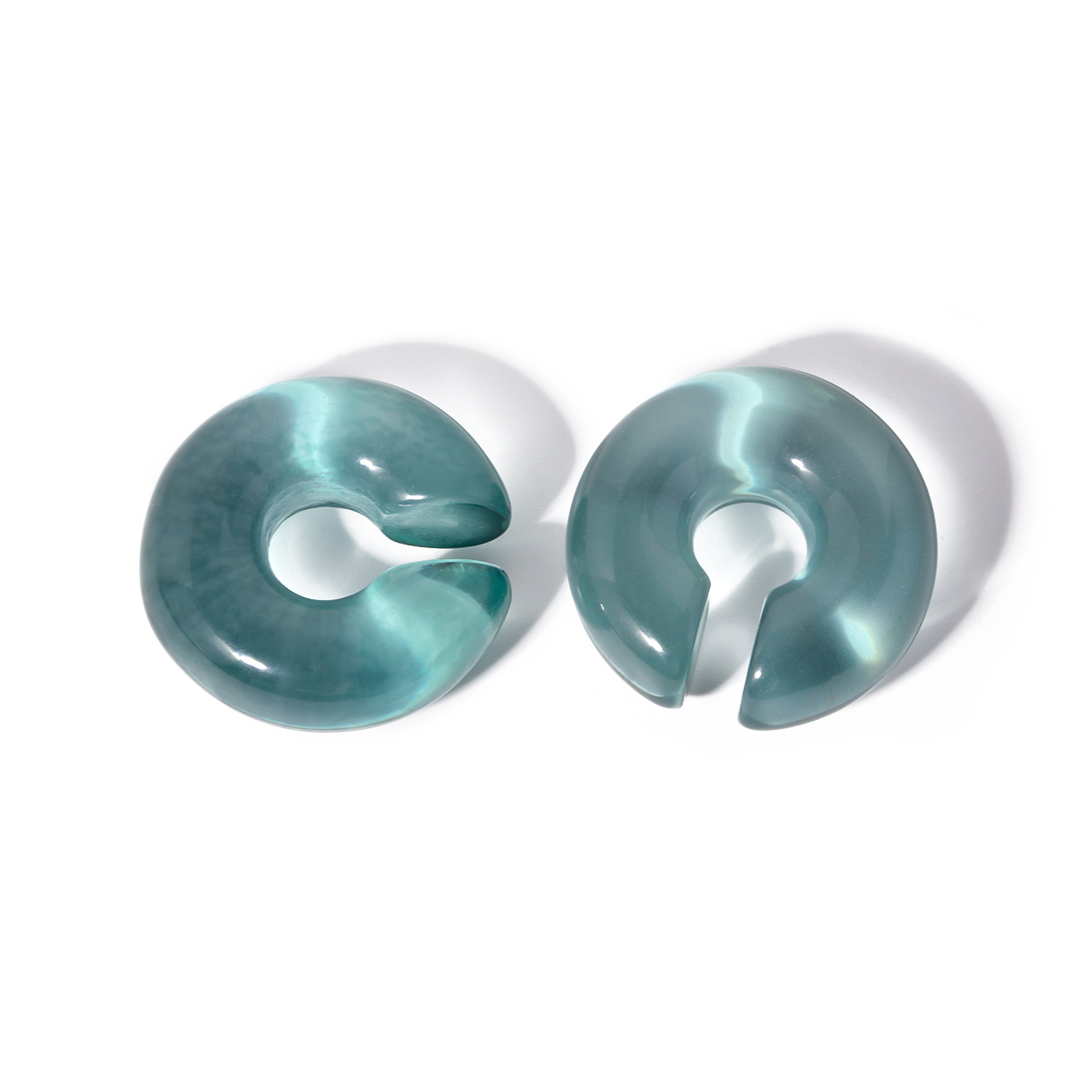 1 Pair IG Style Simple Style C Shape Resin Ear Cuffs display picture 3