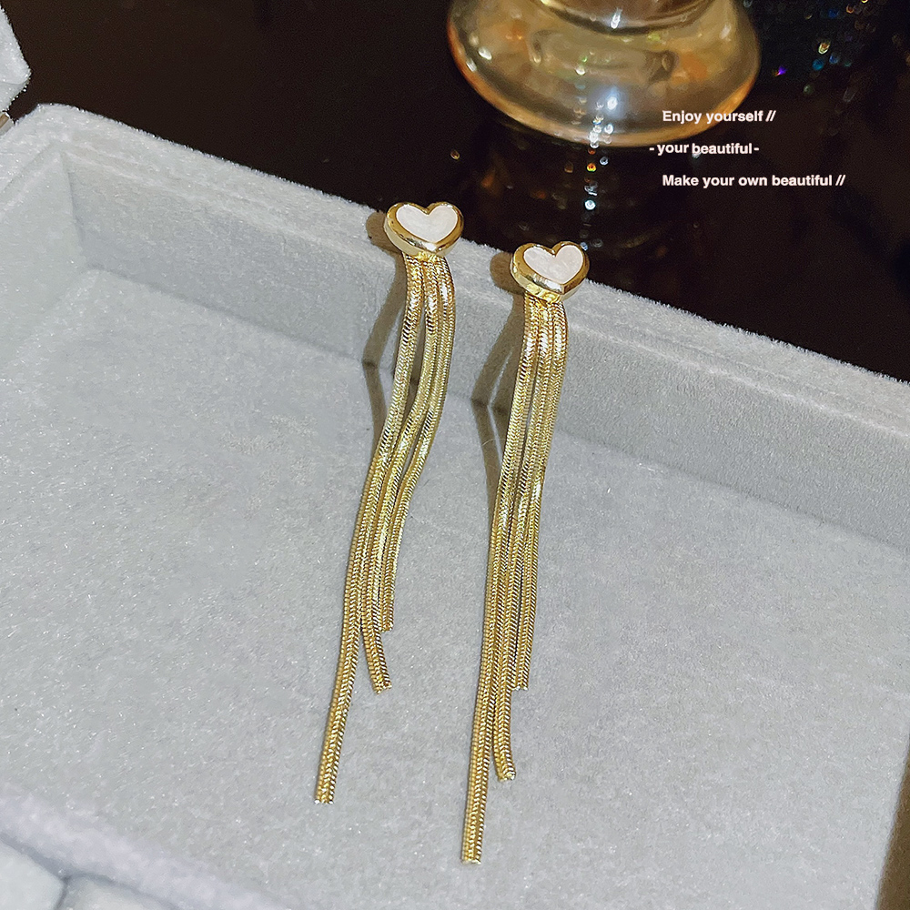 1 Pair Elegant Sweet Classic Style Tassel Heart Shape Copper Drop Earrings display picture 5