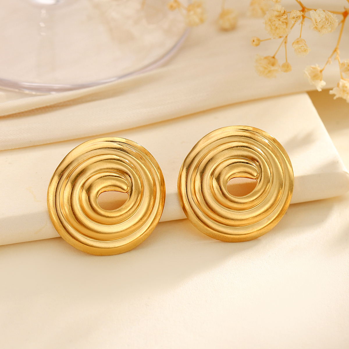 1 Pair Classical Exaggerated Classic Style Geometric Cookies Heart Shape 304 Stainless Steel Ear Studs display picture 1