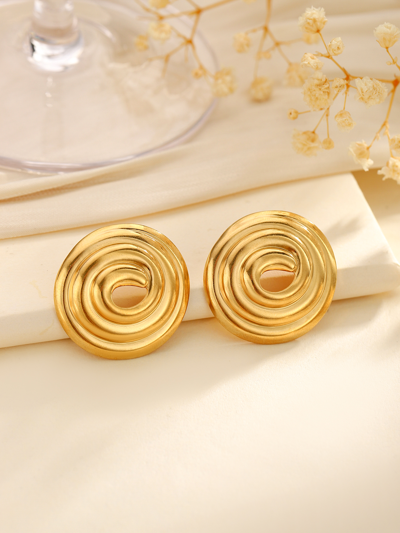 1 Pair Classical Exaggerated Classic Style Geometric Cookies Heart Shape 304 Stainless Steel Ear Studs display picture 4