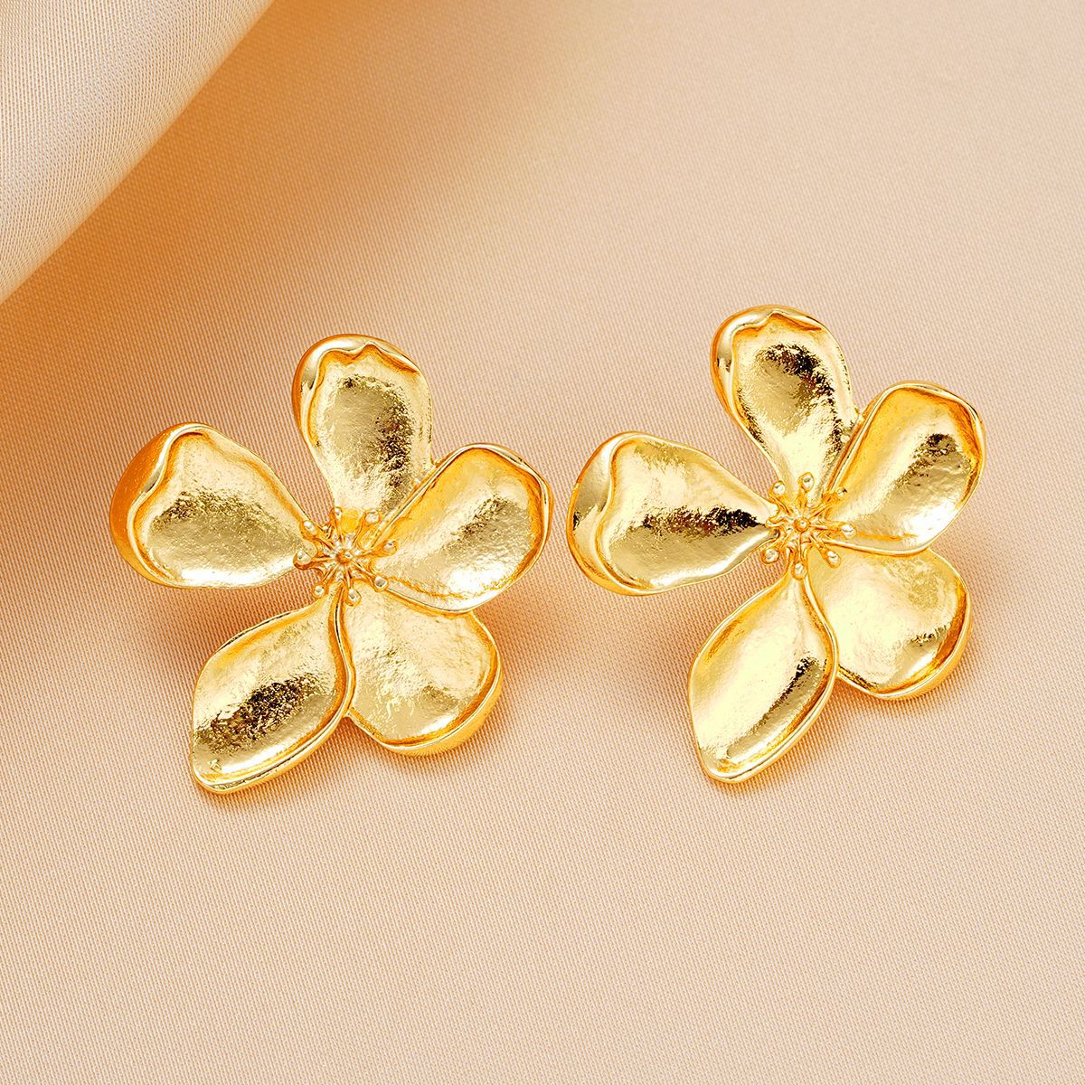 1 Pair Sweet Simple Style Flower Plating Alloy Ear Studs display picture 2