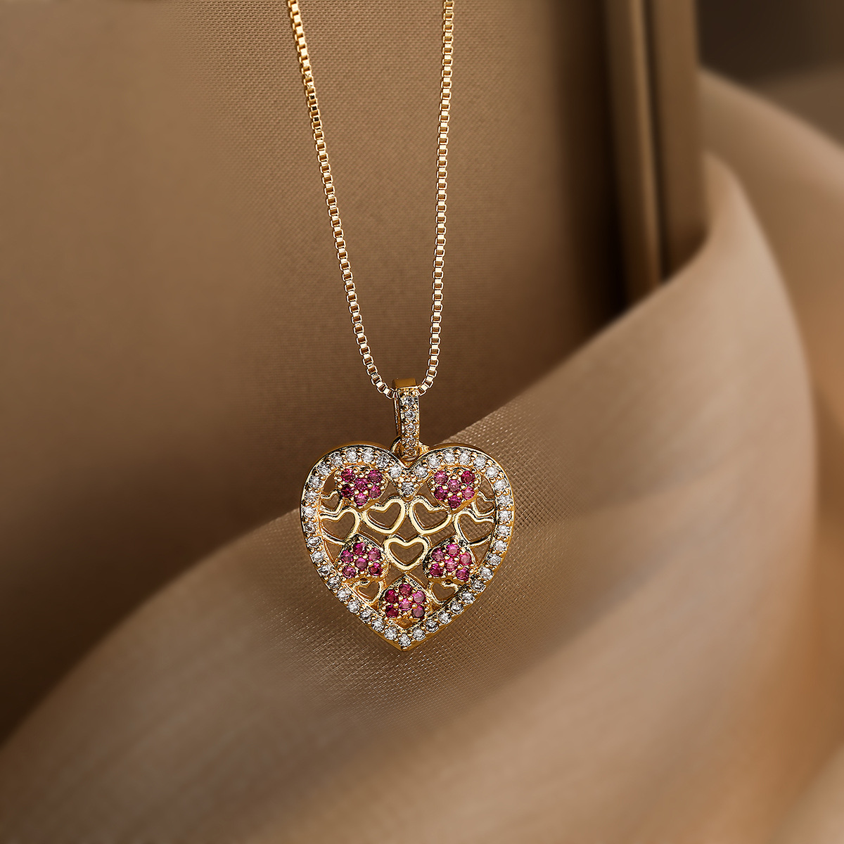 Copper 18K Gold Plated Inlay Heart Shape Zircon Pendant Necklace display picture 8